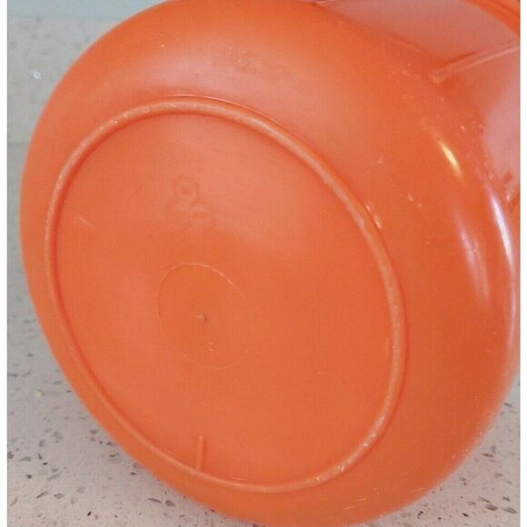 Vintage Bee Plastics Water Jug Family Size Half Gallon Orange Triple insulated - Picture 6 of 7